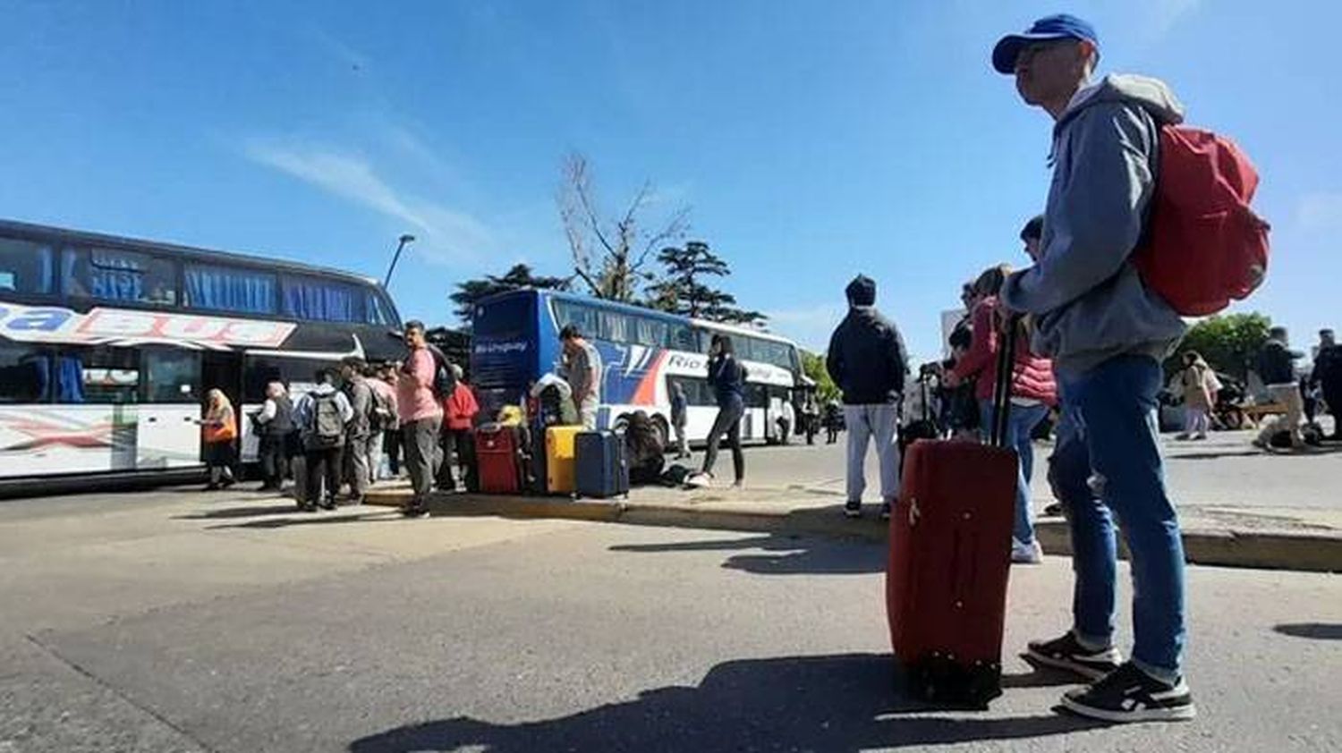 Evacuaron la terminal de ómnibus de Rosario por una amenaza de bomba