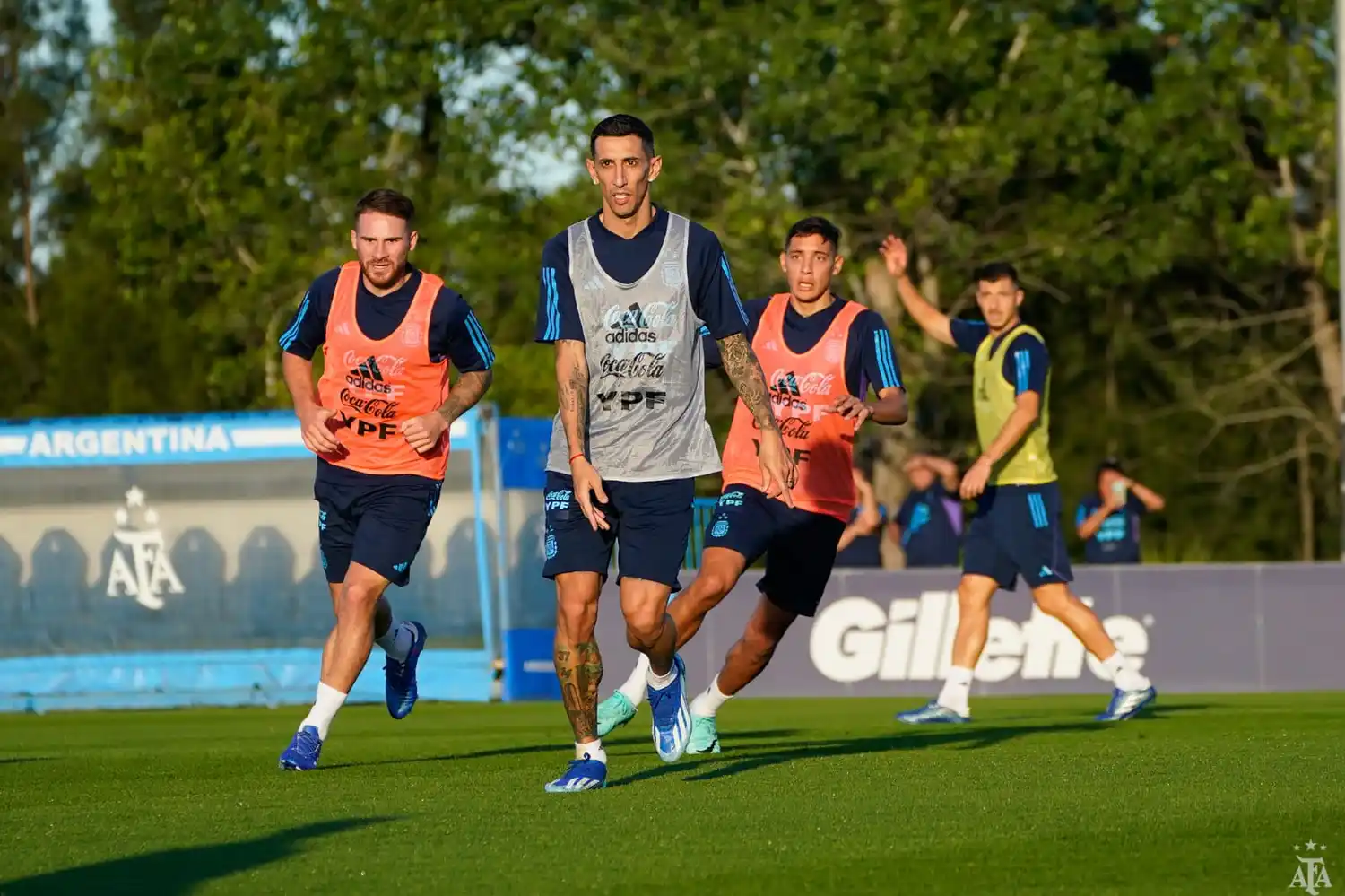 El seleccionado se entrenó ayer en Ezeiza.