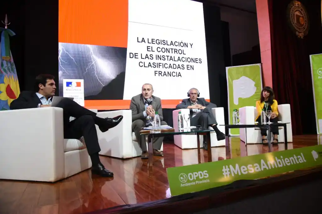 La Provincia lanzó un estudio para conocer  cómo se tratan los residuos en los municipios