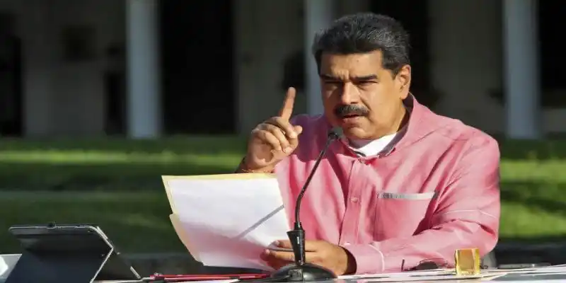 Maduro acusa a Colombia de formar mercenarios para atacar Venezuela