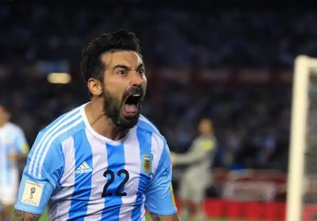 El Pocho Lavezzi decidió retirarse del fútbol a los 34 años