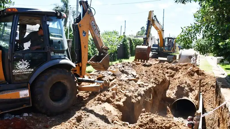 Reparación de pluvial y arreglo de calles