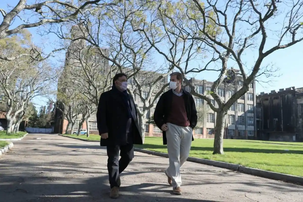 Piaggio recorrió la zona donde funcionará el futuro mercado de alimentos saludables