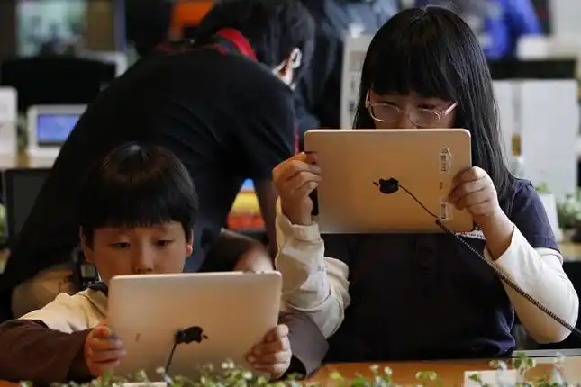 Multas a los padres, la estrategia de Taiwán para que los chicos no abusen de la tecnología
