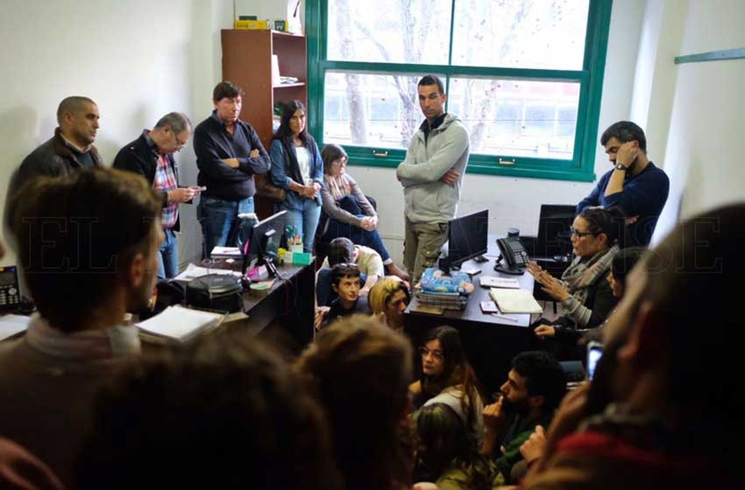 Estudiantes insisten en "avanzar" con tomas en escuelas y terciarios