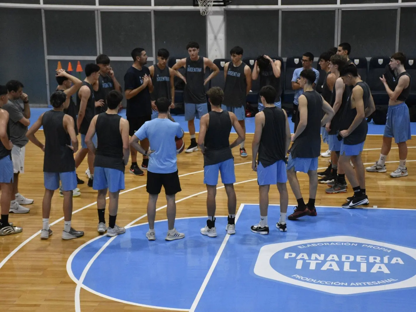 La U16 nacional entrena en Rafaela.Foto:Prensa AR