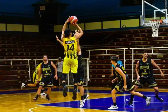 Libertad juega en Paraná por la Liga Argentina