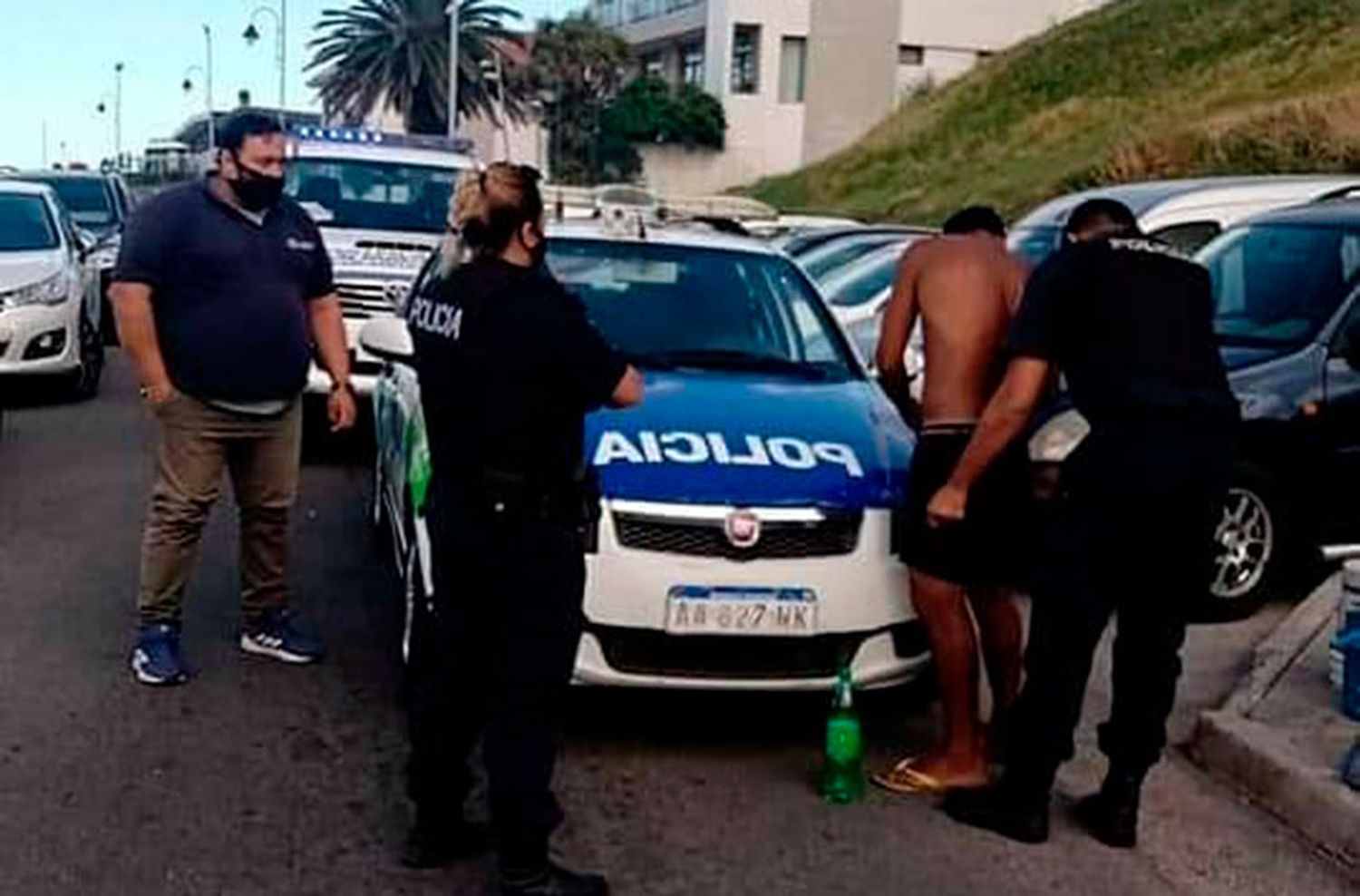 "Trapitos" rebeldes: demoraron a dos personas en la costa tras un cruce con la policía