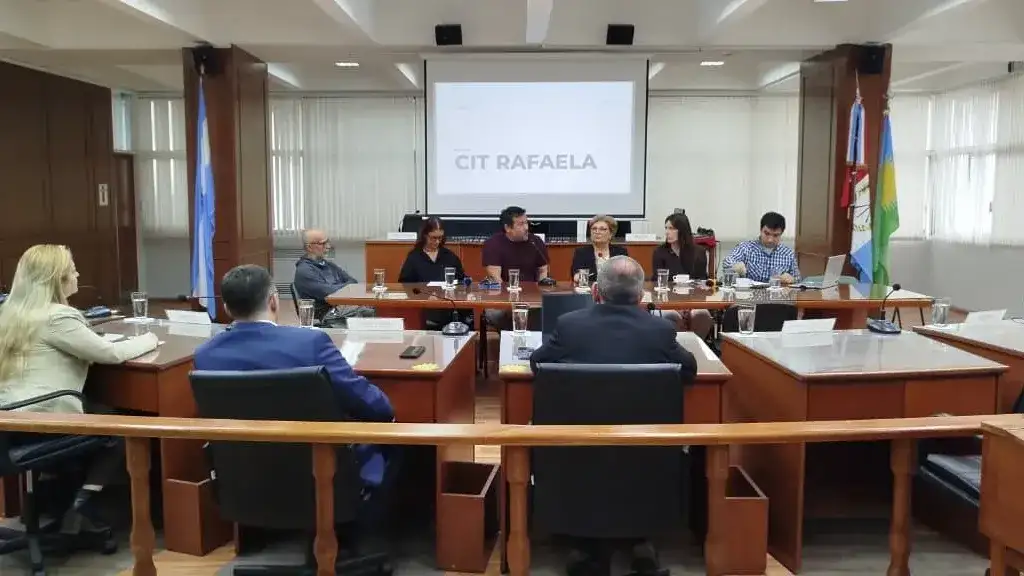 Investigadores de Rafaela llevaron al Concejo su preocupación por la falta de financiamiento - 2