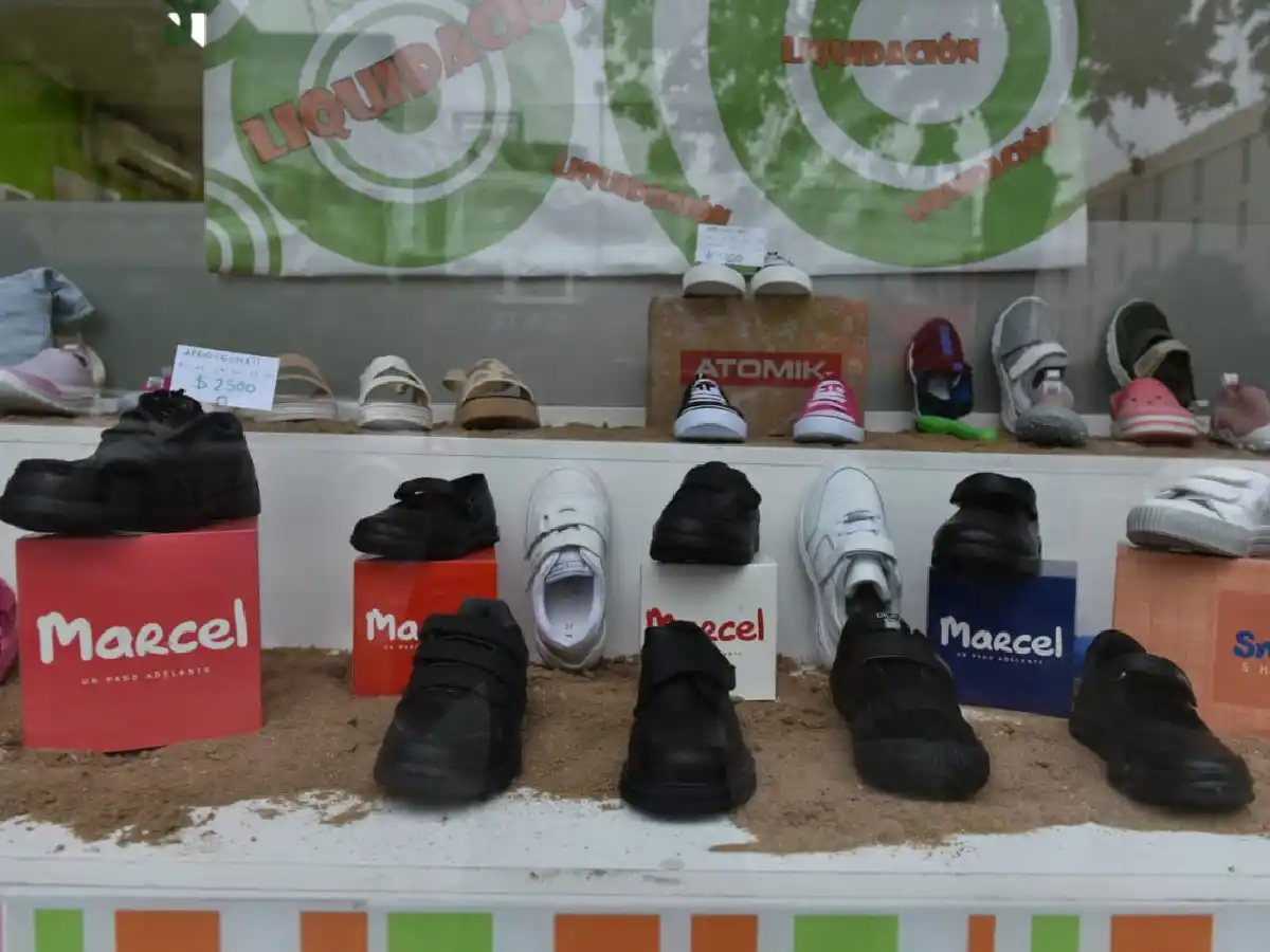 Zapatillas con velcro, las  aliadas ante el coronavirus      