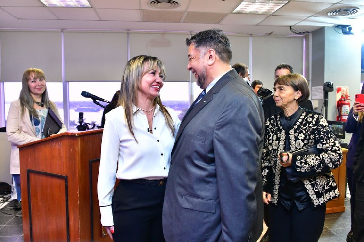 Claudia Fernández asumió como ministra del Superior Tribunal de Justicia