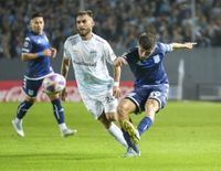 Atlético Tucumán aprovechó las limitaciones de Racing
