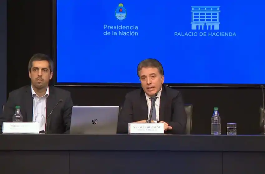 Nicolás Dujovne anunció que el Gobierno sobrecumplió la meta de déficit fiscal del tercer trimestre
