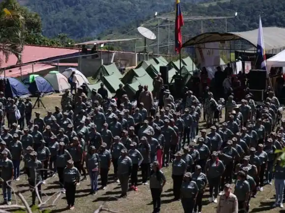 Venezuela refuerza la presencia militar en sus fronteras ante creciente presión de EE. UU.