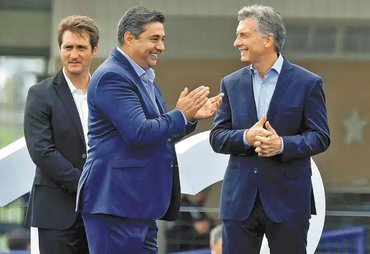 El Gobierno trata que los dos Superclásicos vayan por la TV Pública