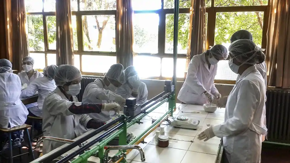 Prorrogan la retracción de los precios del alcohol en gel al 15 de febrero