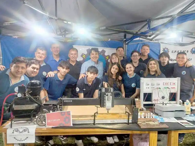 Estands educativos en la Fiesta del Pomelo 2025