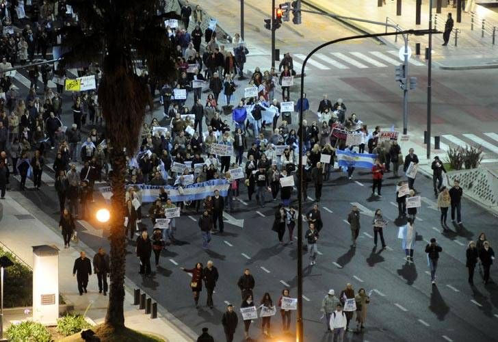 Cacerolazo: Comenzaron las protestas del #8A en diversos puntos del país