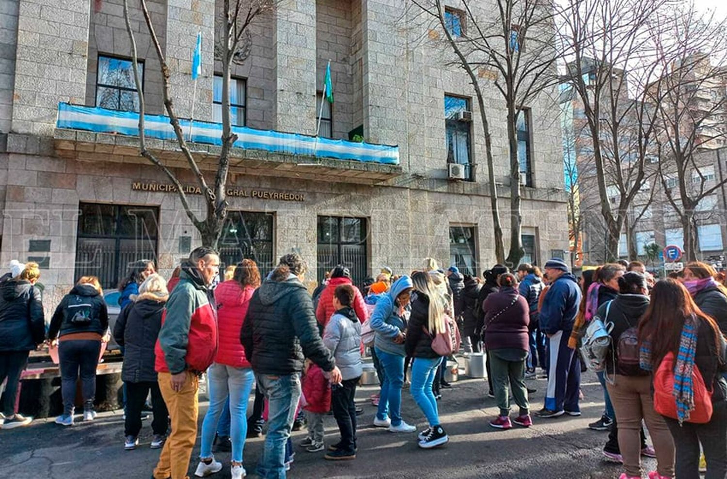 Desde la GCT presentaron un escrito apoyando a los trabajadores municipales.