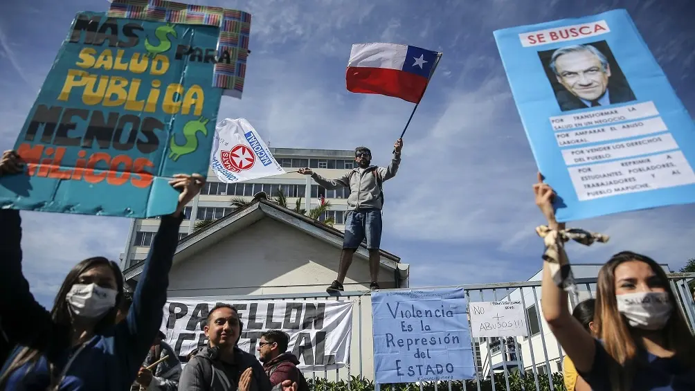 Tras las protestas, Piñera envía un proyecto para subir el salario mínimo