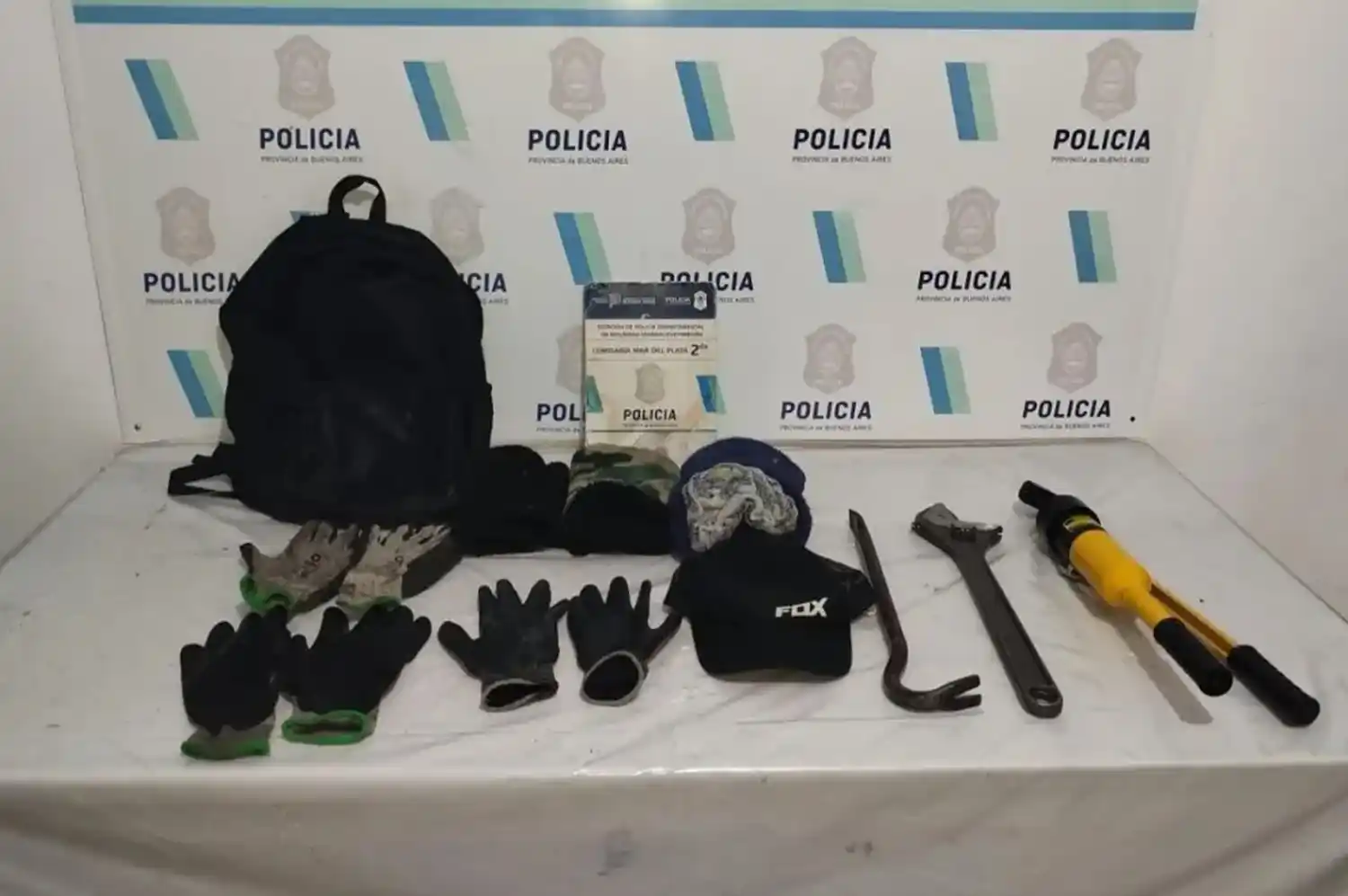 Hallaron una bicicleta, una barreta y varios objetos sospechosos en una casa abandonada