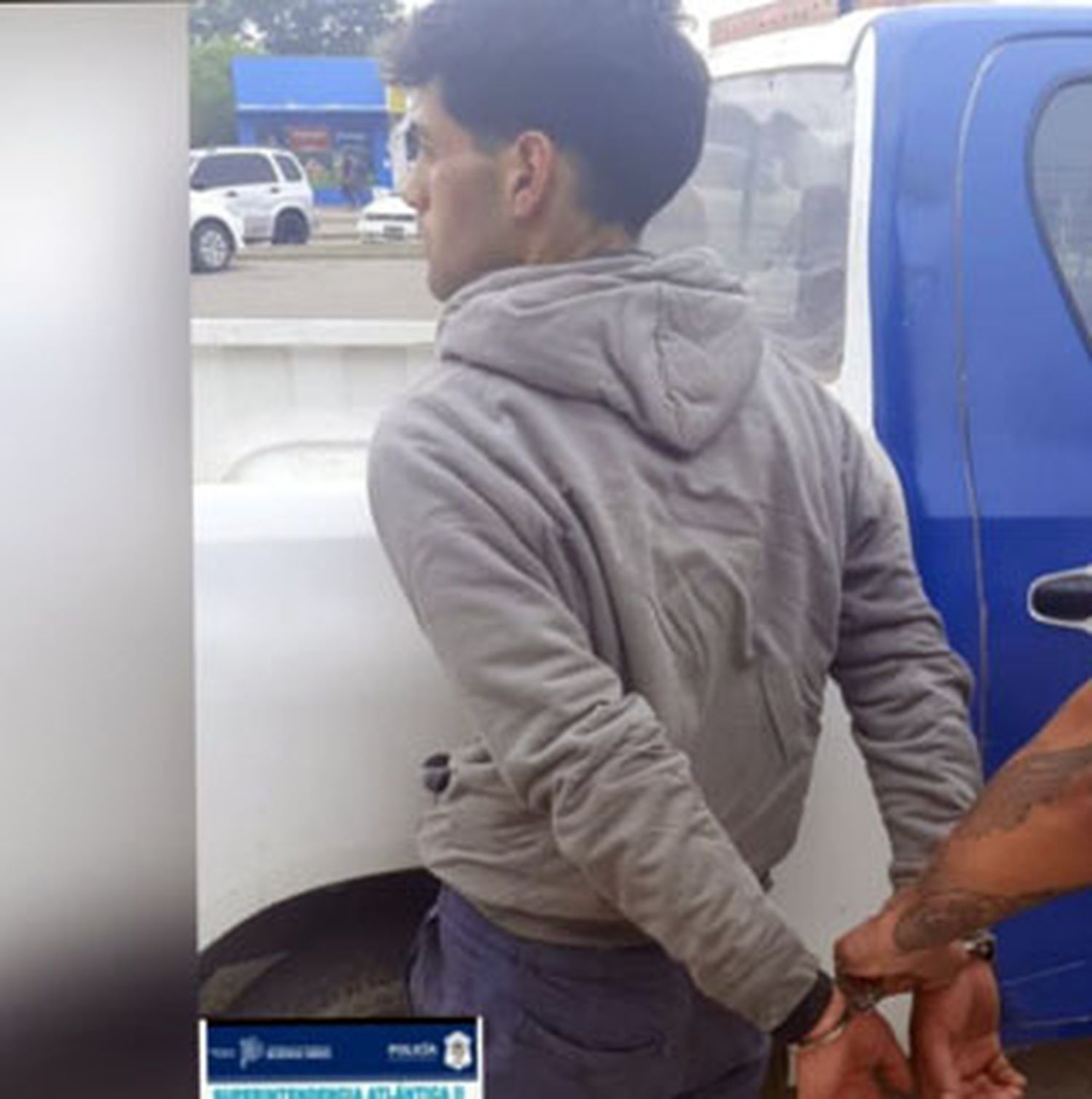 Con un cuchillo ingresó a la vivienda de una policía a robar