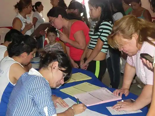 Distribuirán solicitudes de becas en Nogoyá, Tala y Paraná Campaña