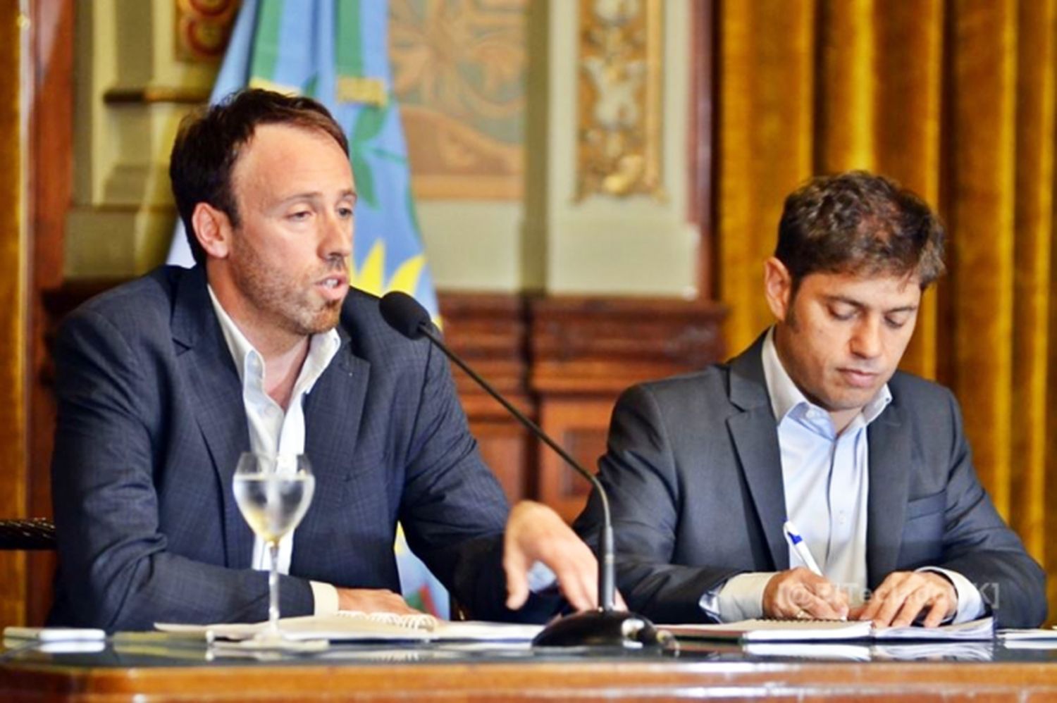 Kicillof cerró el primer semestre con superávit, pese al recorte de fondos de Milei