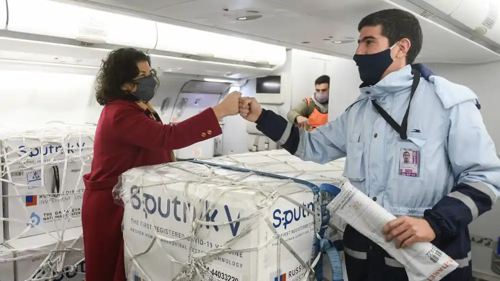 La llegada de nuevas dosis y la producción local aceleran el plan de vacunación