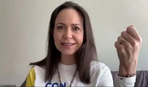 María Corina califica de «impecable» y «épica» salida de refugiados de la embajada de Argentina