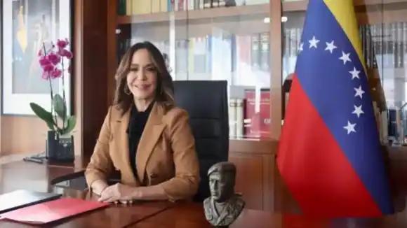 Reino de España hace carantoñas a Maduro: recibió a embajadora venezolana después de 3 años de tensiones