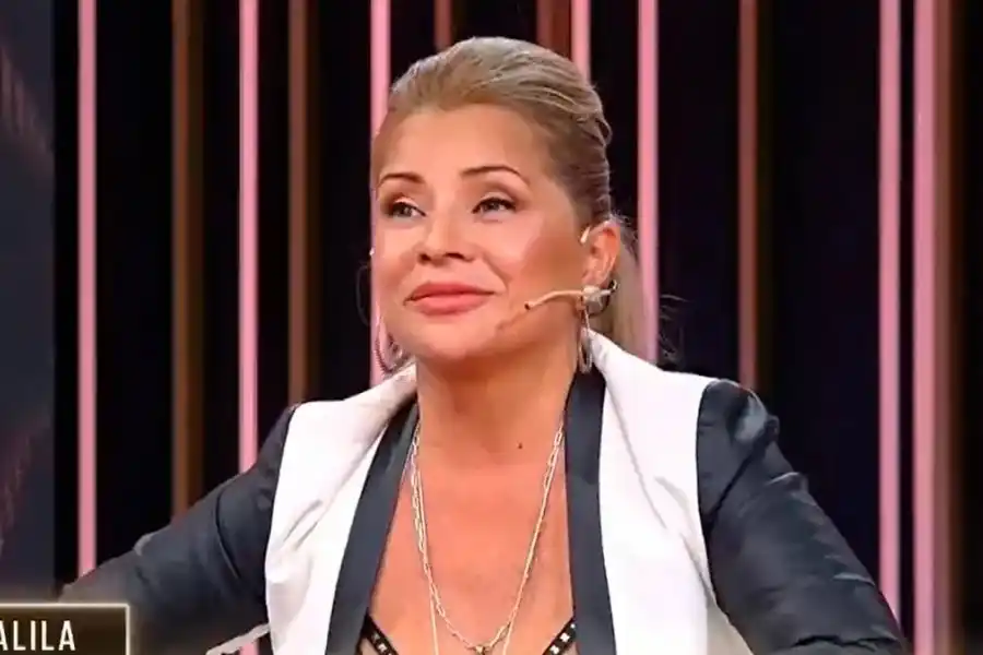 Dalila rompió el silencio sobre su extraño comportamiento en un recital y negó una adicción al alcohol