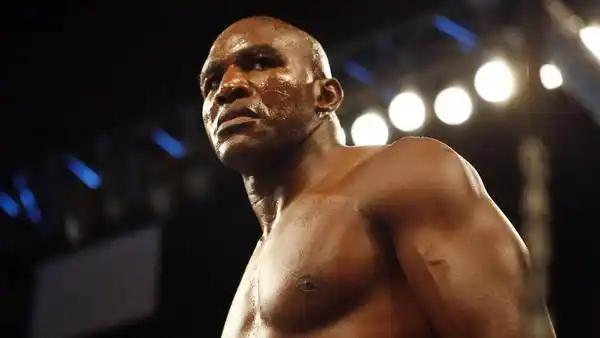 Evander Holyfield, la nueva figura internacional del Bailando