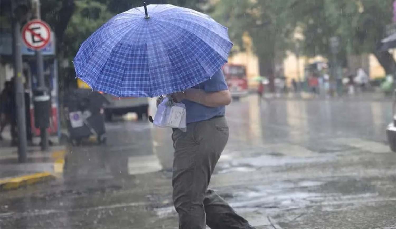 A preparar los paraguas, rige una alerta amarilla por tormentas fuertes