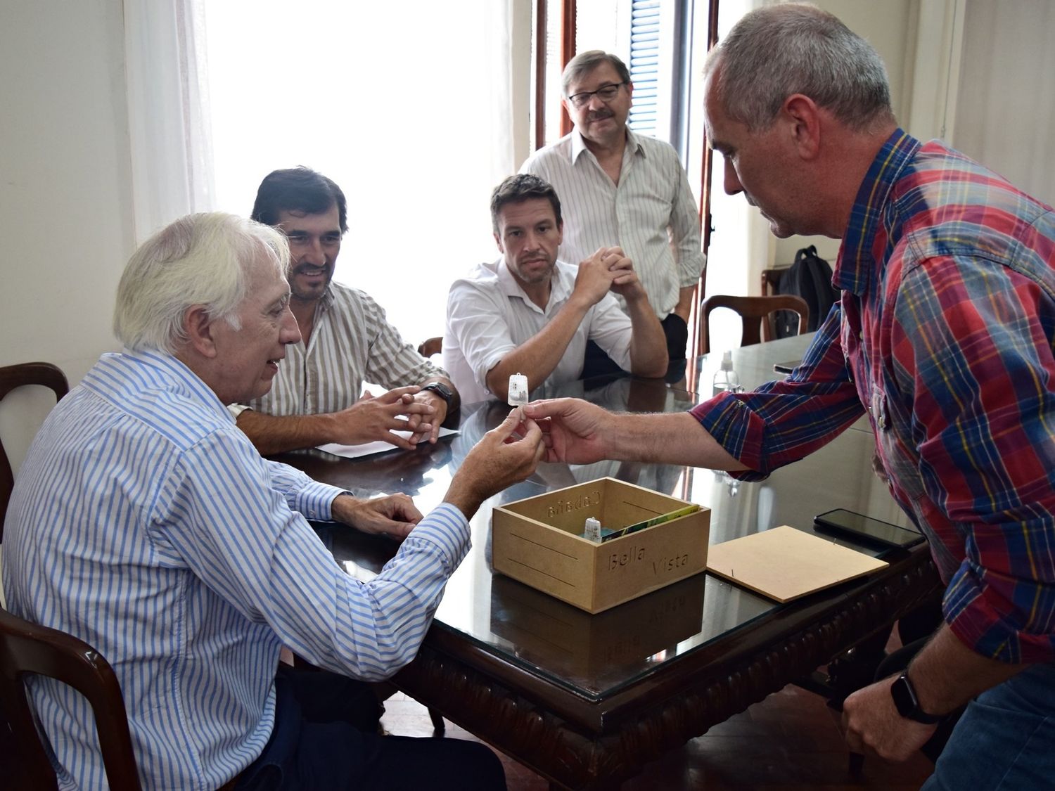 Apicultores de San Salvador enviaron abejas reinas al Uruguay