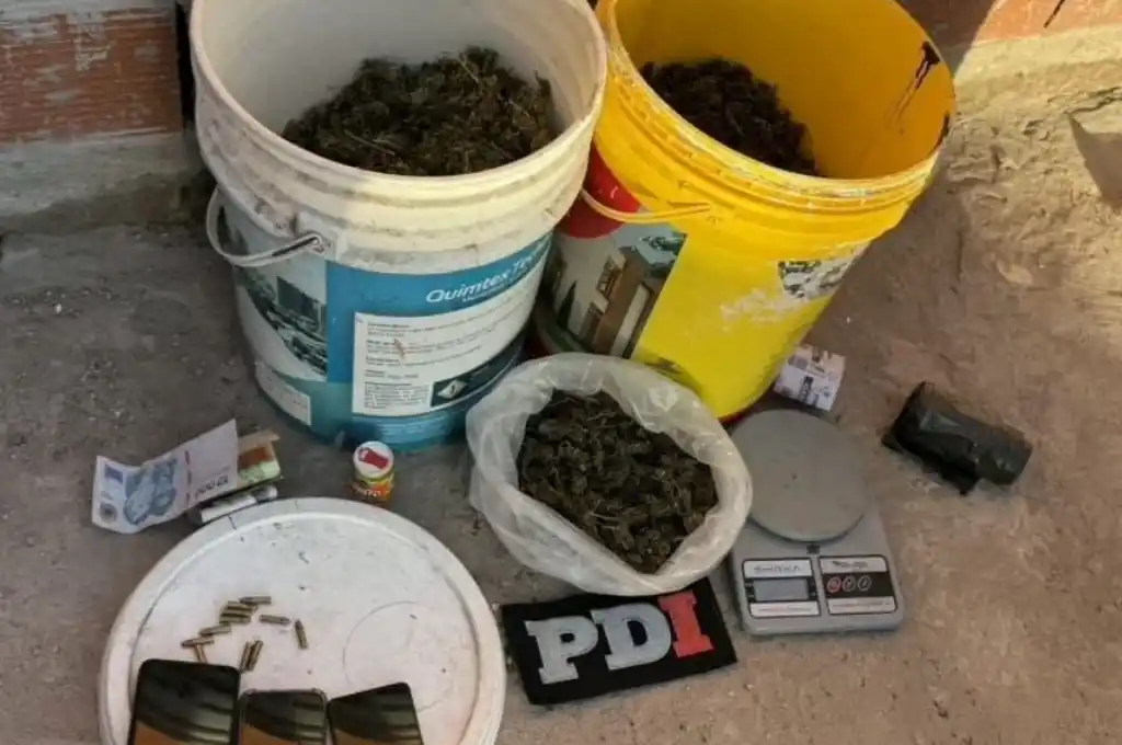 Durante las requisas los agentes también secuestraron estupefacientes. Foto: Gentileza