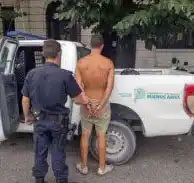 Los atrapan en pleno robo de la batería de un vehículo