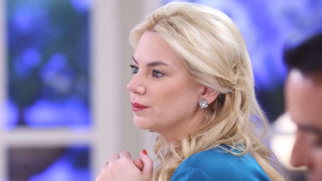 Esmeralda Mitre tiene coronavirus