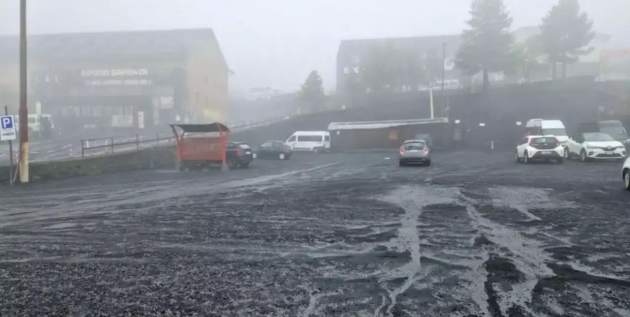 Erupción del monte Etna: cayeron cenizas y suspenden vuelos