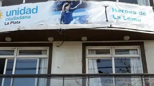 Repudian ataque al espacio "Héroes de La Loma" de Unidad Ciudadana en La Plata