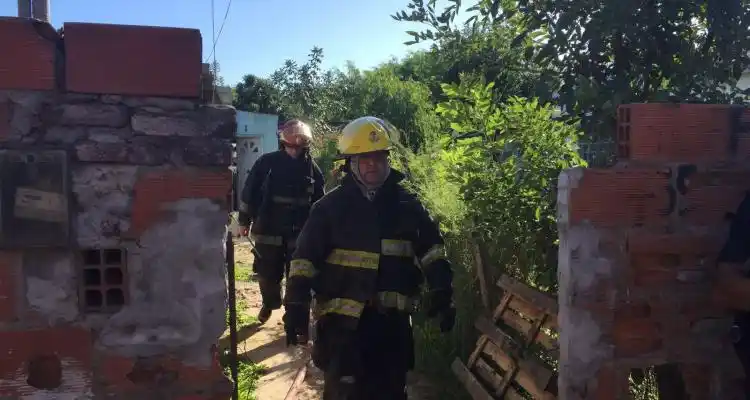 Incendio destruyó un galpón en Ruffa al 700