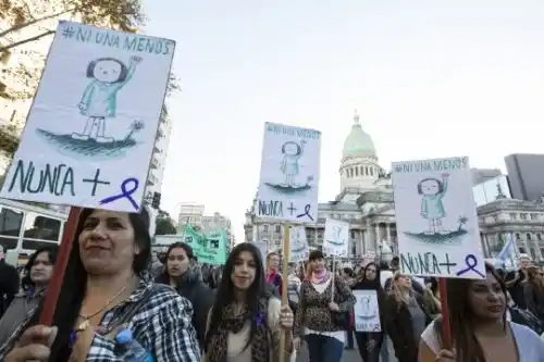 Una mujer es asesinada cada 30 horas en Argentina y el 17% es menor de edad