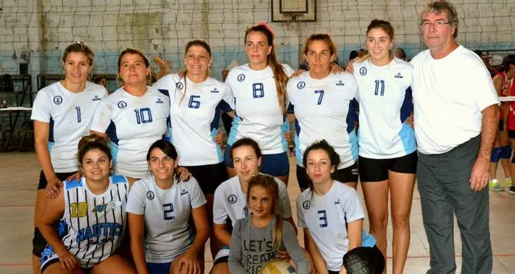Primera presentación del maxi femenino de Náutico