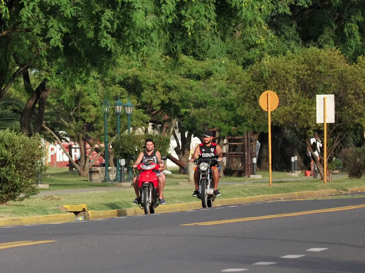 Secuestraron nueve motos tras peligrosas picadas en la avenida Cervantes