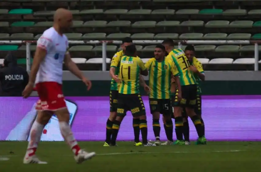 Aldosivi lo dio vuelta y festejó su primer triunfo en la Superliga