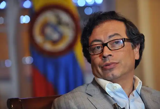 Gustavo Petro acusado por difamar en España