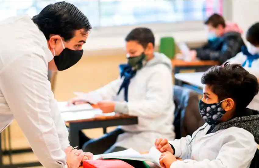 Tras dos días de paro, el gobierno convocó a los gremios docentes para este viernes
