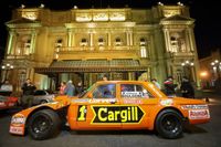 Por los 85 años del Turismo Carretera, 12 autos de carrera recorrieron la 9 de Julio