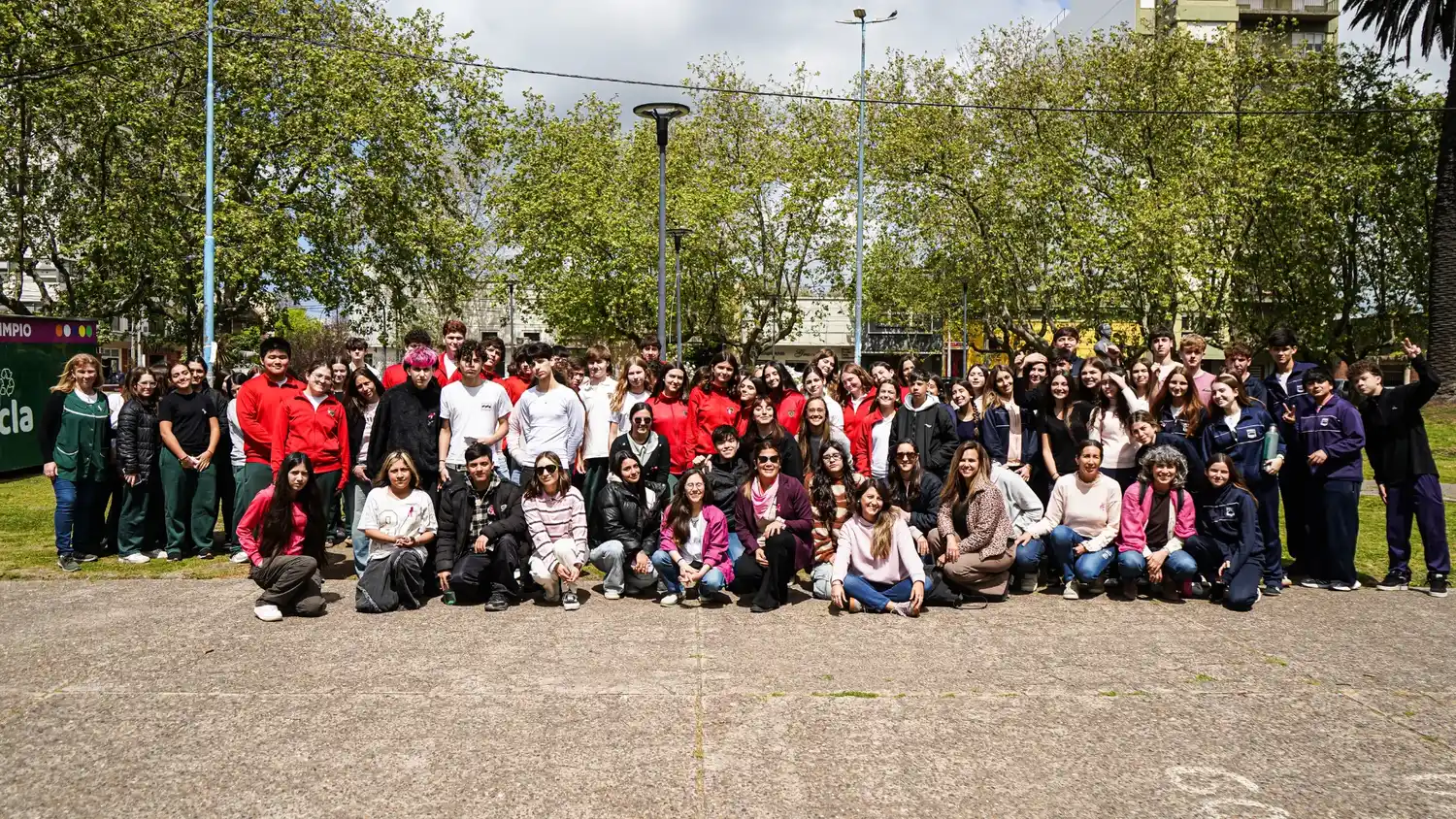Octubre Rosa: estudiantes participaron de una jornada de prevención del cáncer de mama