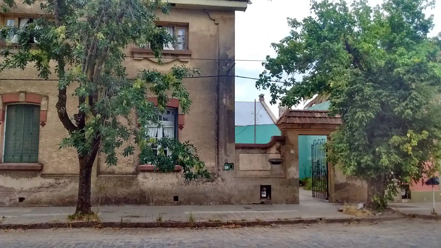 Importantes destrozos por vandalismo en el Consejo Escolar de Chascomús